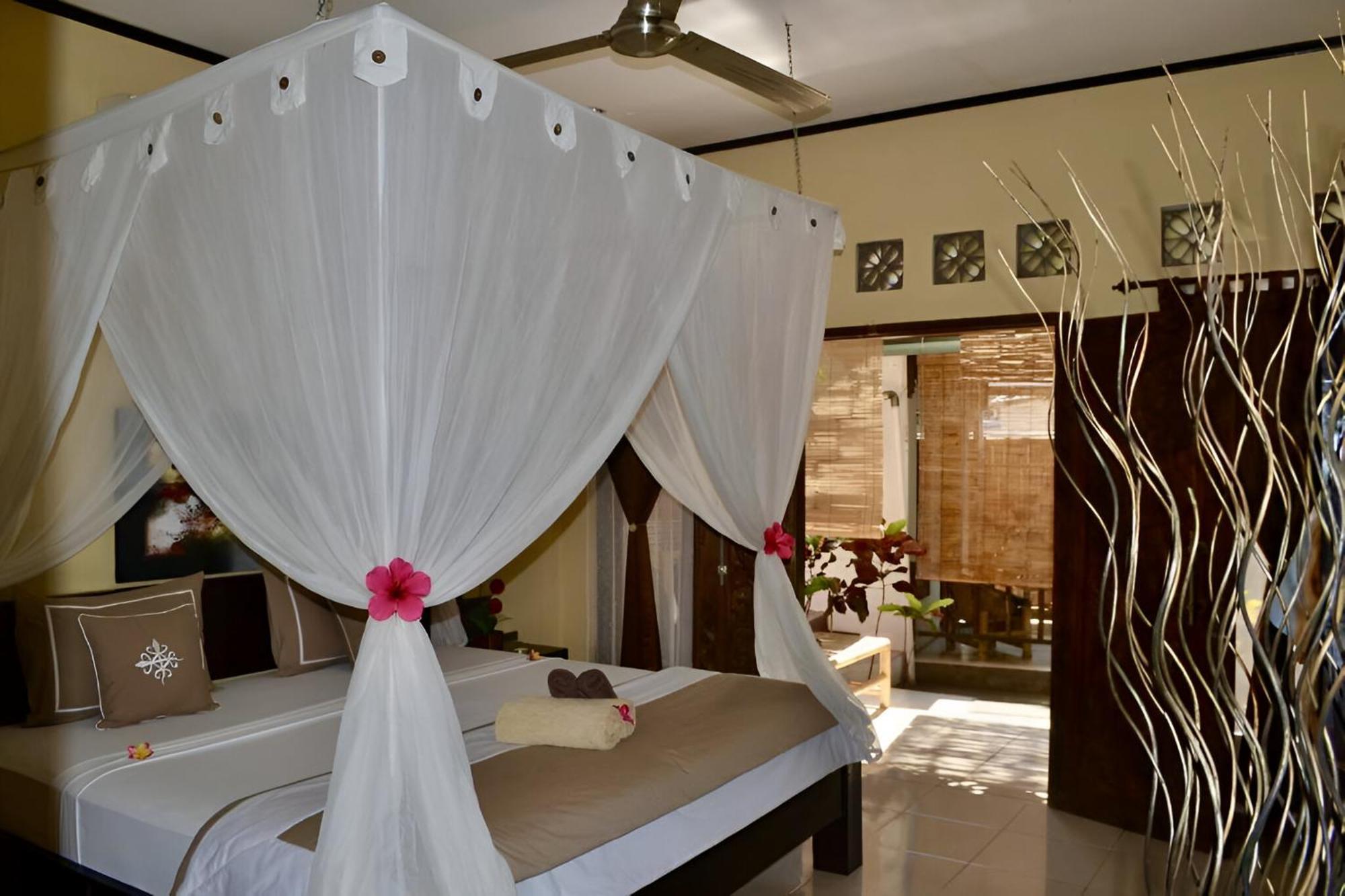 Zoe Bungalows Gili Trawangan Esterno foto
